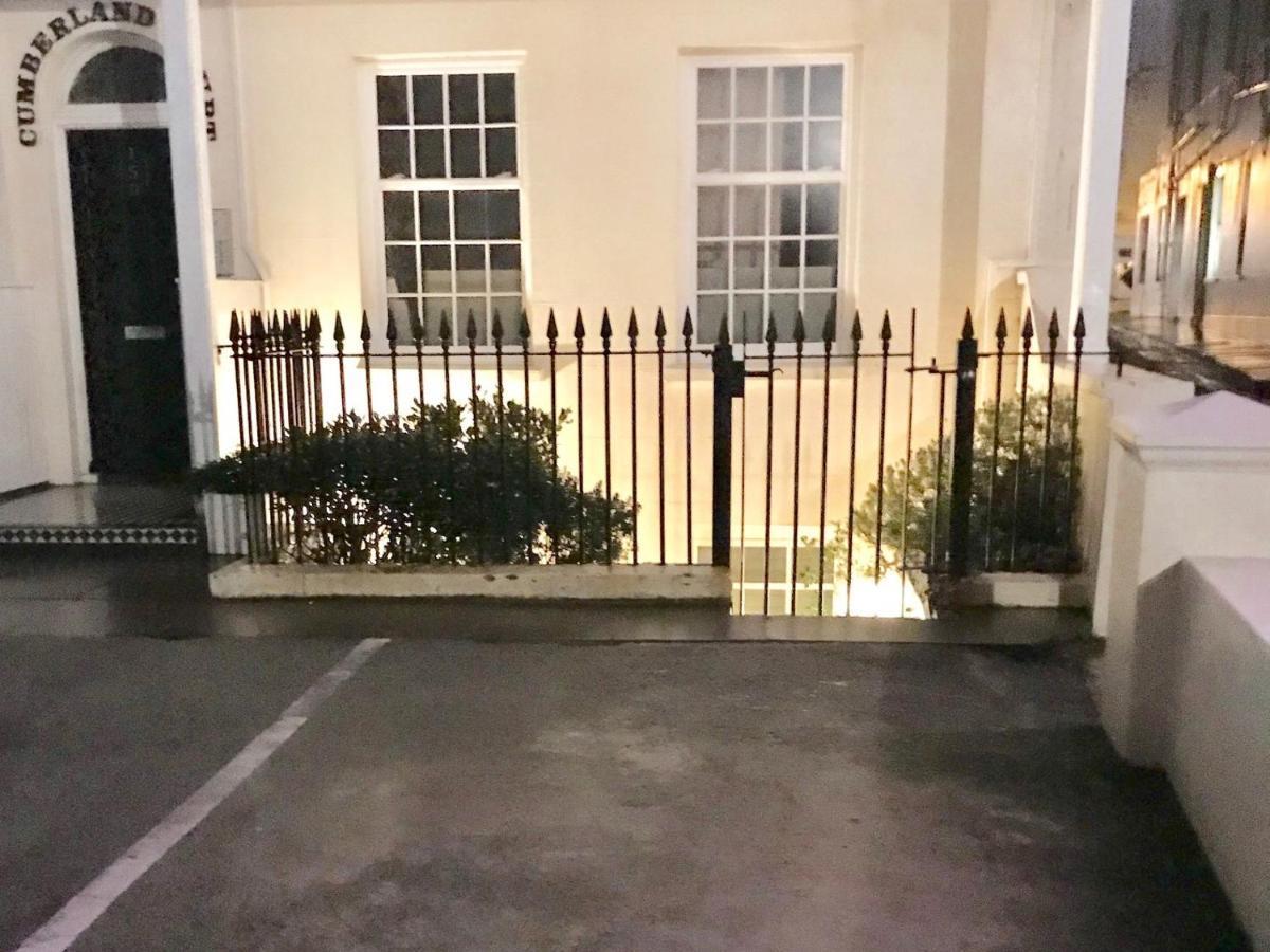 Beaches Brighton - Luxury Seafront Accommodation Esterno foto